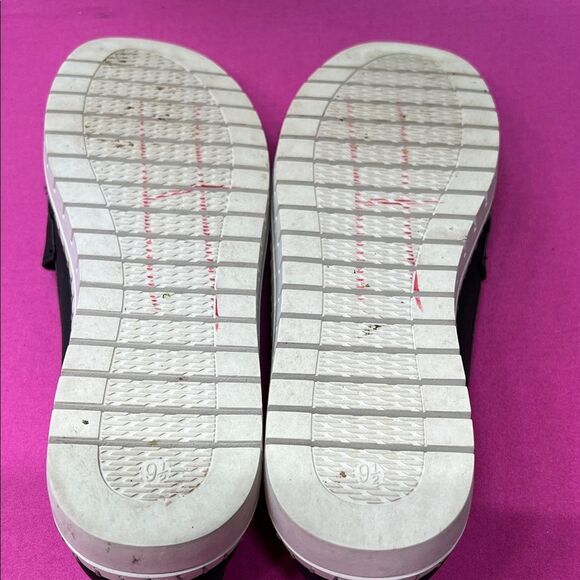 Bongro Black Loafers with White Soles - Picture 7 of 7